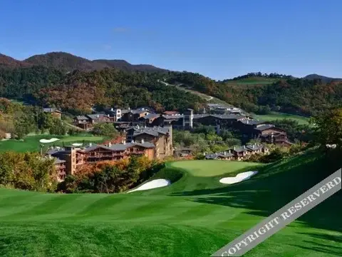 Далянь: Red Flag Valley Golf Hotel