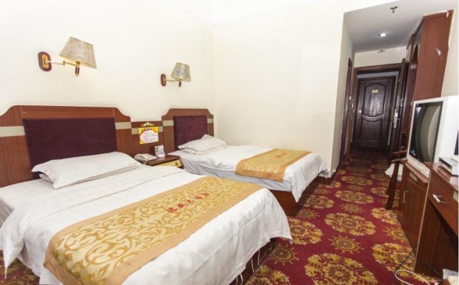 Цюйцзин: Qujing Desheng Hotel