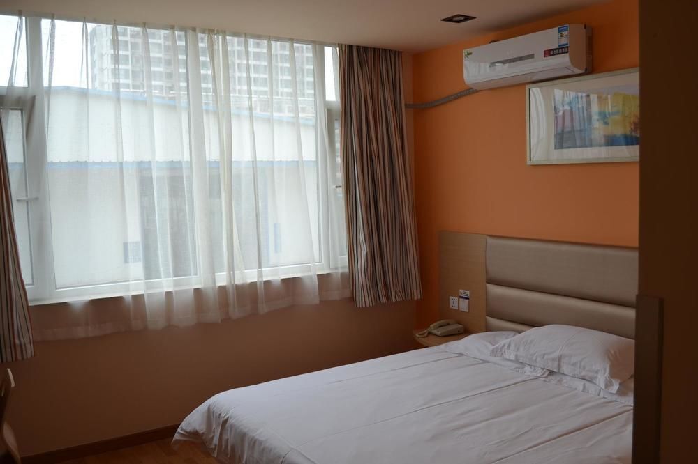 Жичжао: Grace Inn