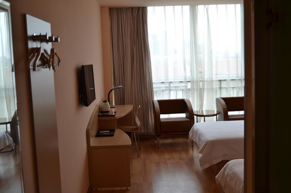 Жичжао: Grace Inn