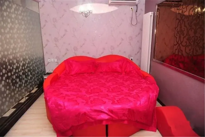 Лянфан: Friday Theme Guesthouse Branch Two