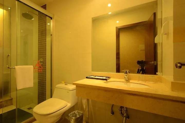 Дэян: Liansheng Hotel