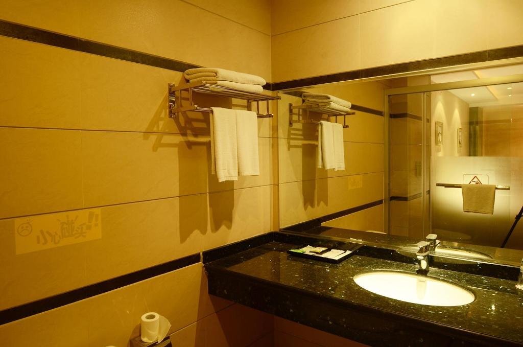 Дэян: Liansheng Hotel
