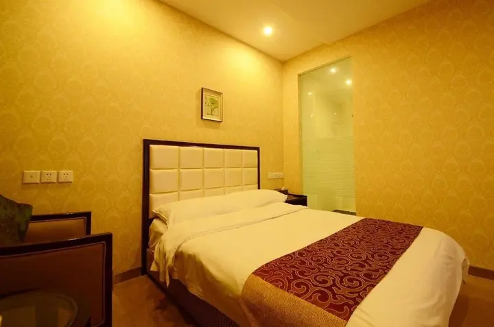 Дэян: Liansheng Hotel