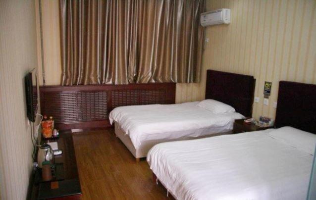 Хандань: Star Light Inn