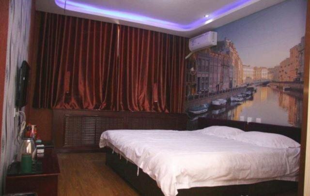 Хандань: Star Light Inn