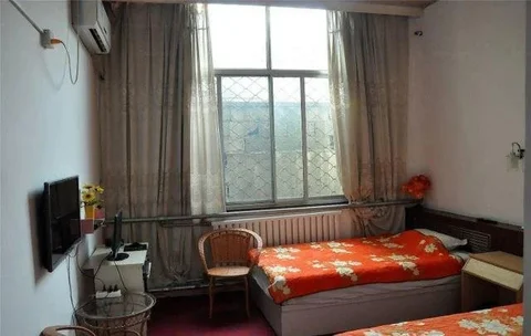 Линьи: Yishui Haotai Business Hotel