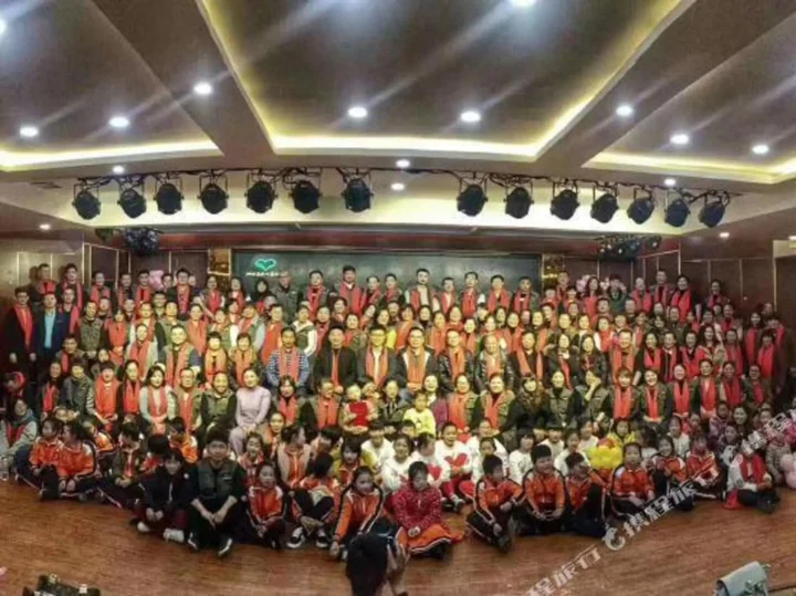 Цзинин: Jining Sishui Green Tree Business Hotel