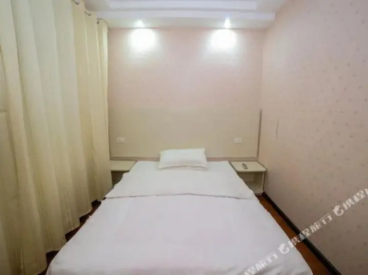 Шиянь: Wudang Mountain Xuanfeng Inn