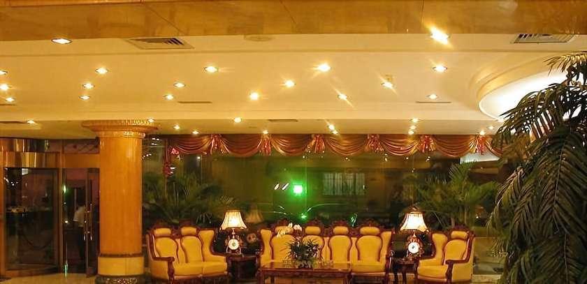 Харбин: Hong Kong Hotel - Harbin