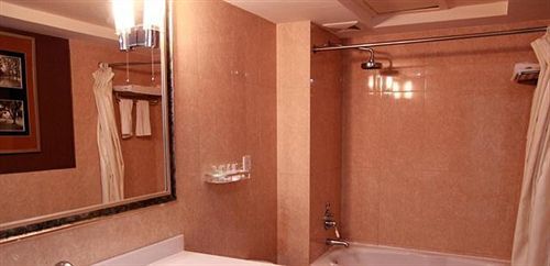Харбин: Hong Kong Hotel - Harbin
