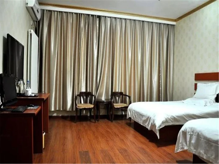 Линьи: Linyi Junan Jinsheng Hotel