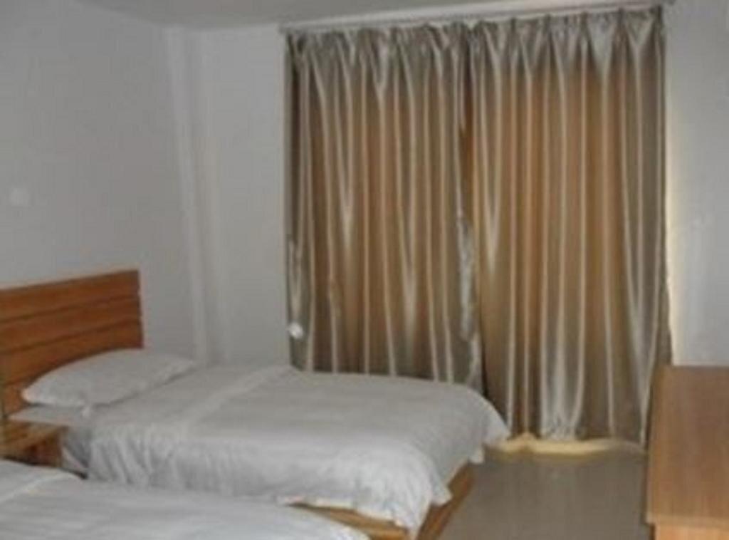 Хулун-Буир: Arguna Yijia Express Hotel