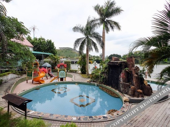 Цзиньюань: Baiyun Hot Spring Resort