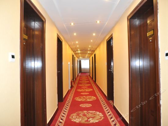 Эньши: Padong Zhinanxiangyuan Hotel