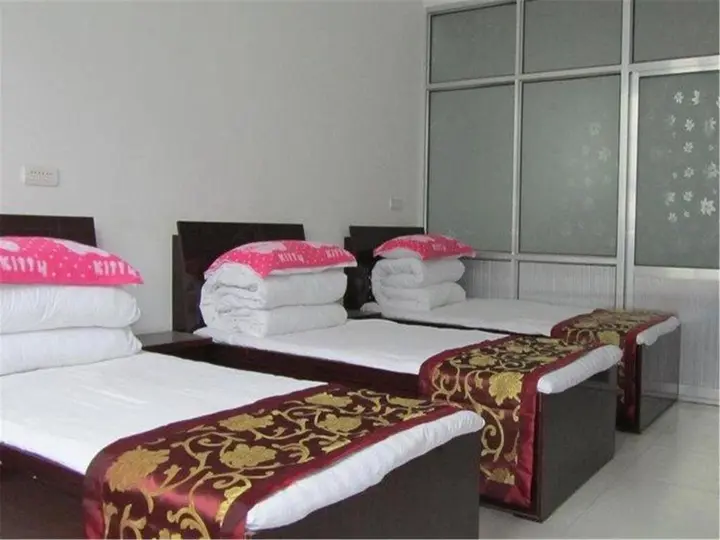 Цзиньчжун: Huijihe Inn