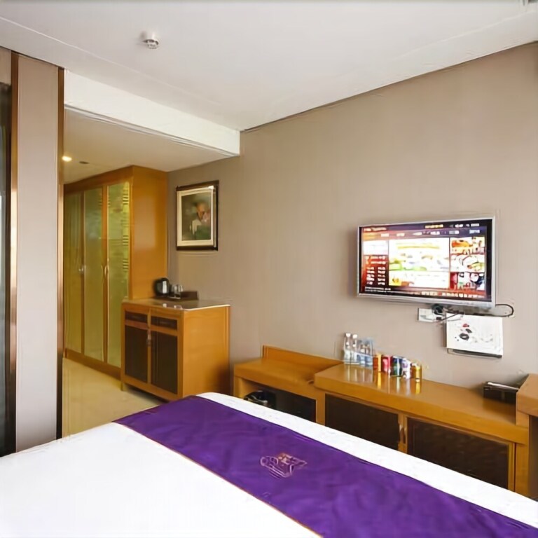 Даньдун: Boyue Hotel