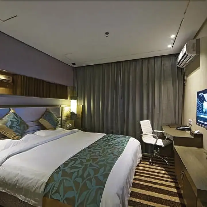 Даньдун: Boyue Hotel