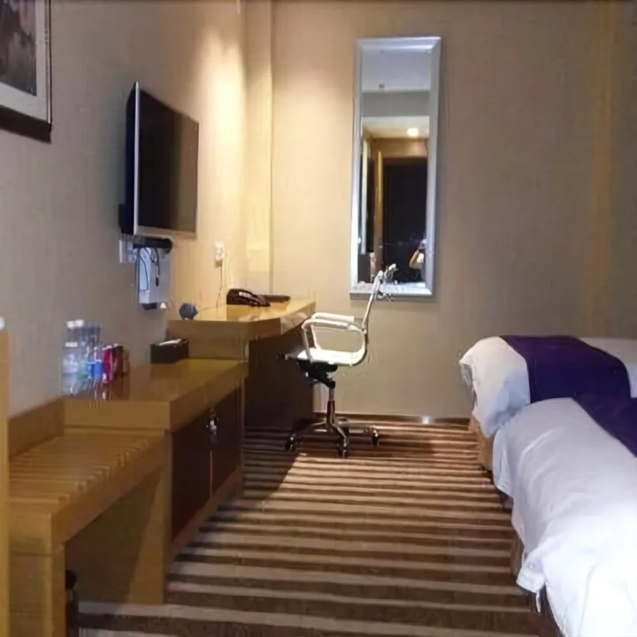 Даньдун: Boyue Hotel
