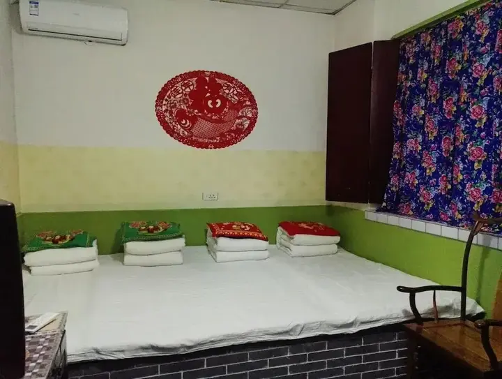 Цзиньчжун: Pingyao Xinlongkui Inn