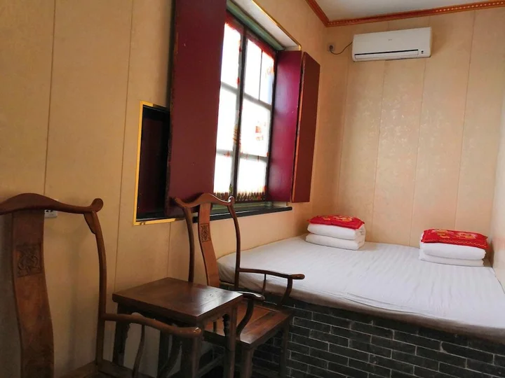 Цзиньчжун: Pingyao Xinlongkui Inn