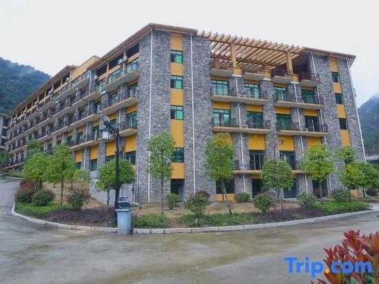 Шанграо: Wolong International Hotel
