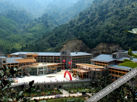 Шанграо: Wolong International Hotel
