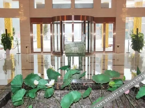 Шанграо: Wolong International Hotel