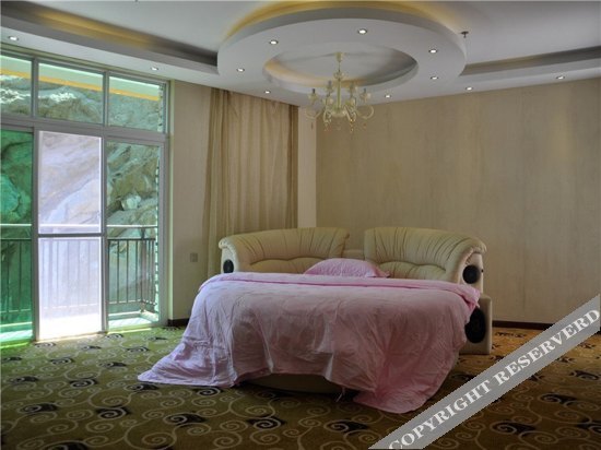Шанграо: Wolong International Hotel