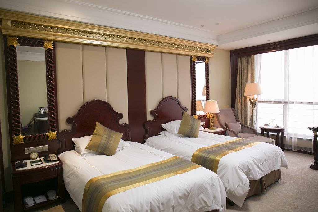 Дунъян: Haitian International Hotel