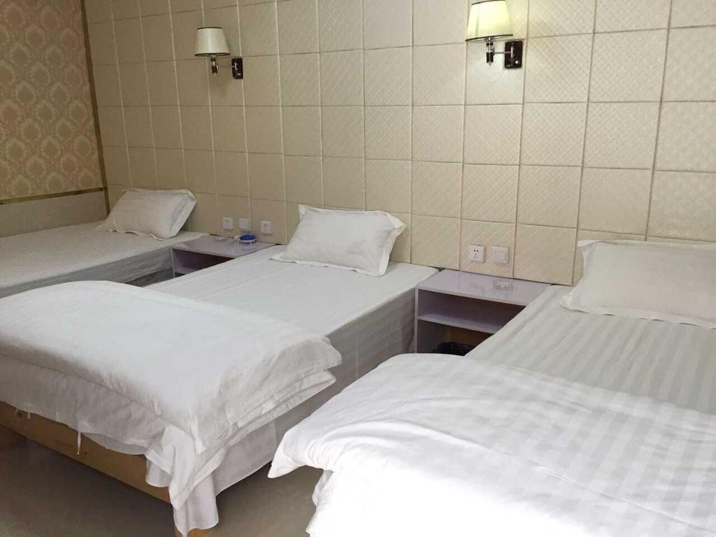 Цзинин: Jining Liangshan Rujia Family Inn
