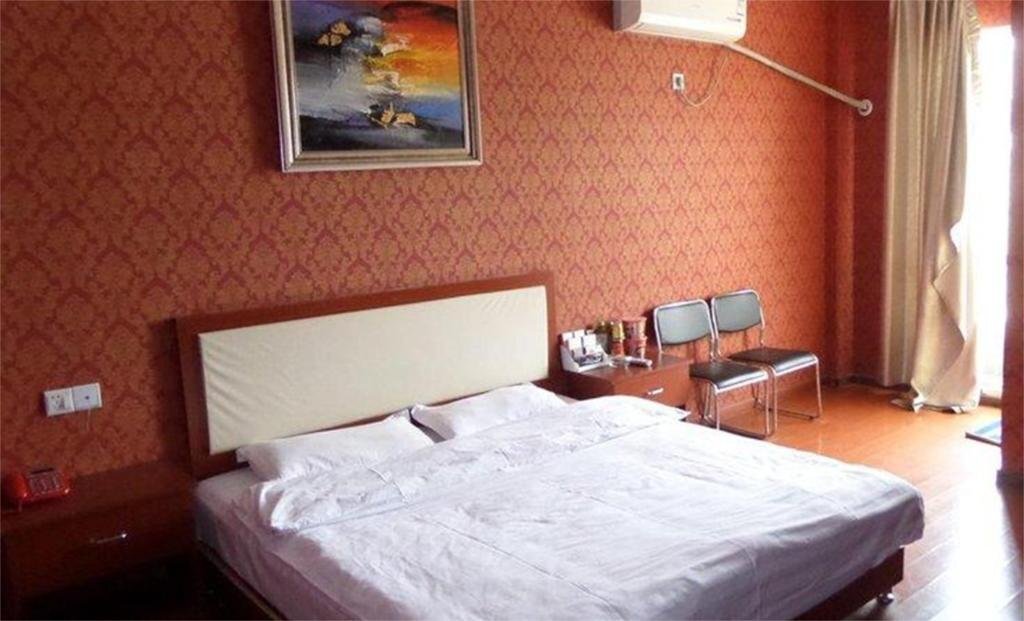 Луань: Lu'an Juyuan Hotel