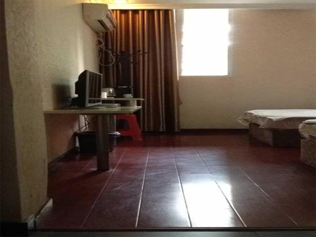 Луань: Lu'an Yijia Express Inn