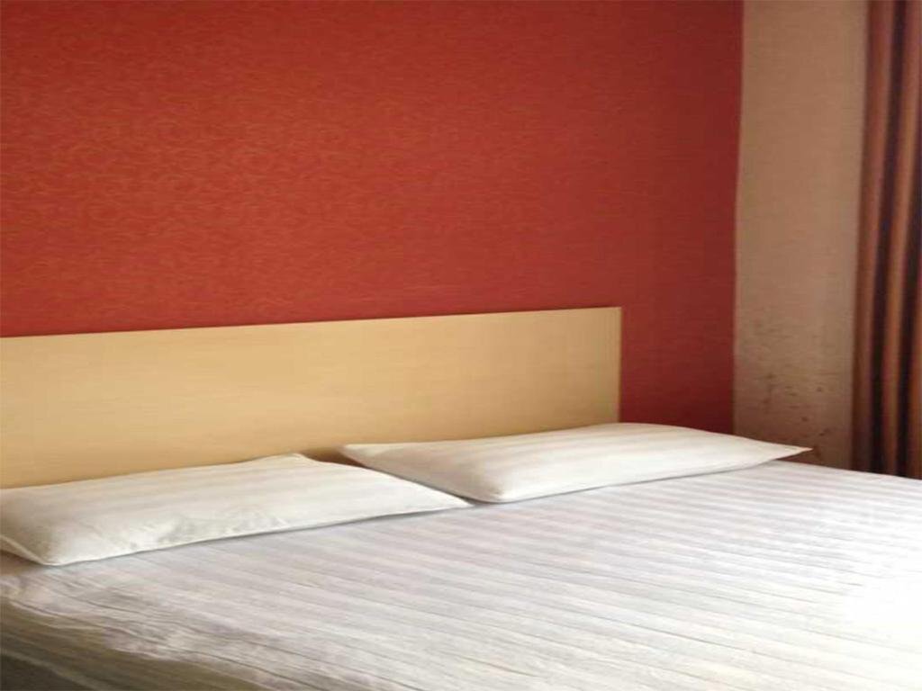 Луань: Lu'an Yijia Express Inn