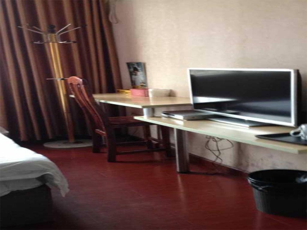 Луань: Lu'an Yijia Express Inn