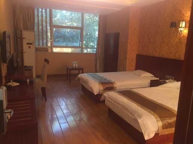 Суцянь: Heng Yue Business Inn