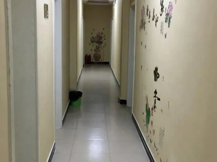 Баодин: Gold Dragon Guest House