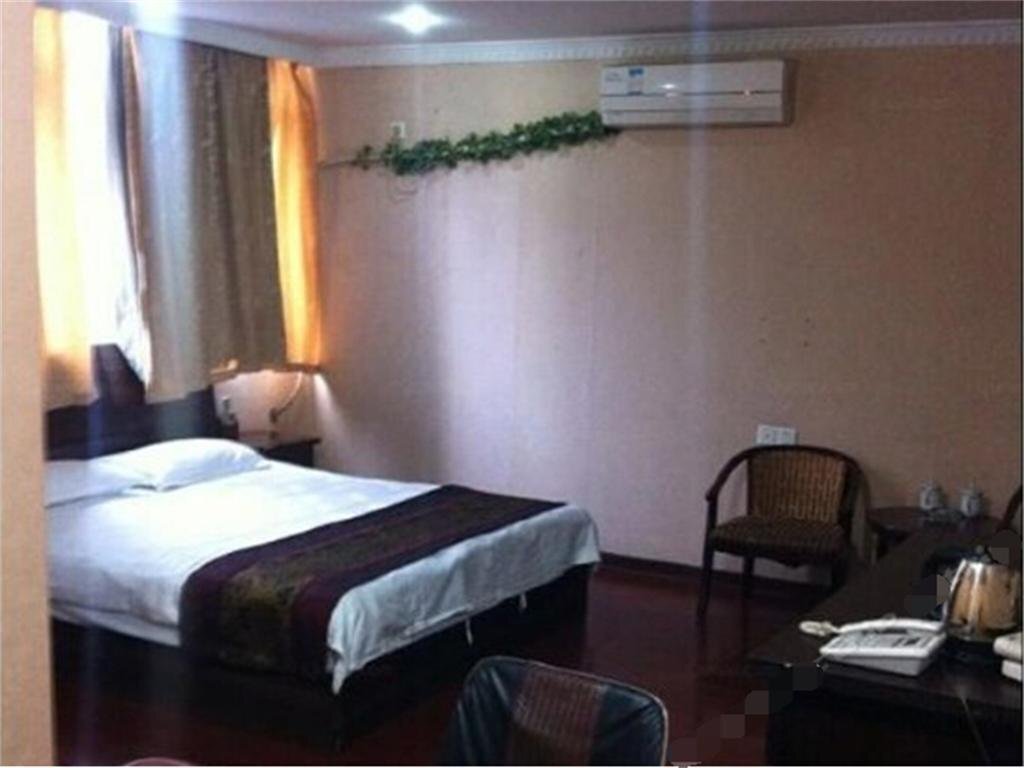 Тайчжоу: Taixing Jinding Business Hotel