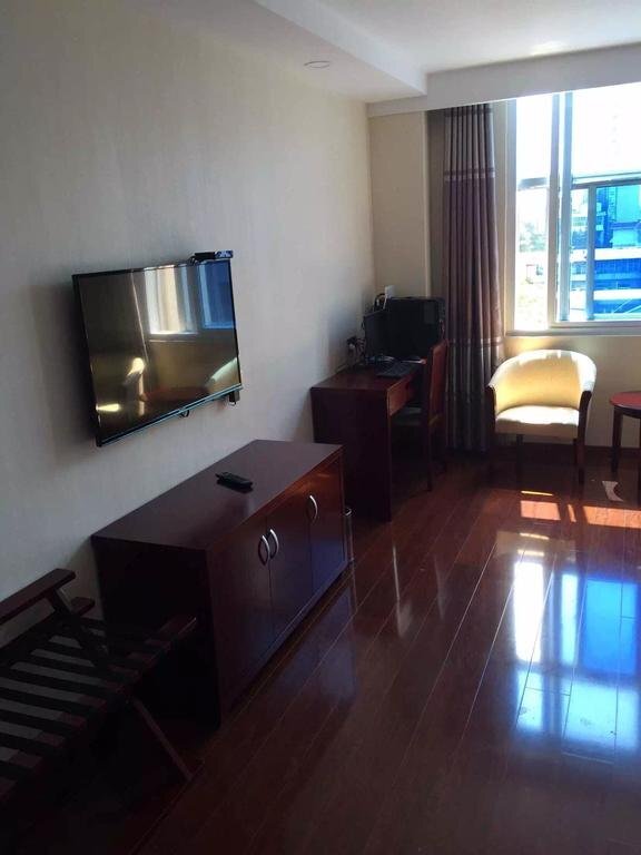 Луань: Huoshan Century Inn