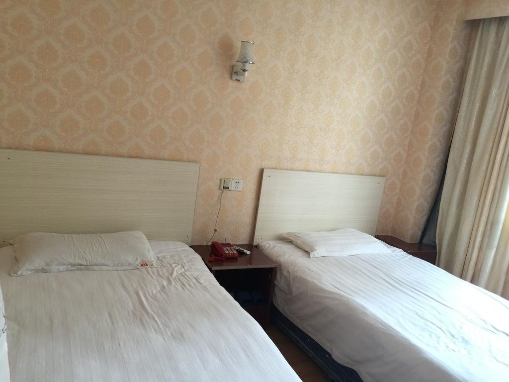 Фуян: Hollywood Inn