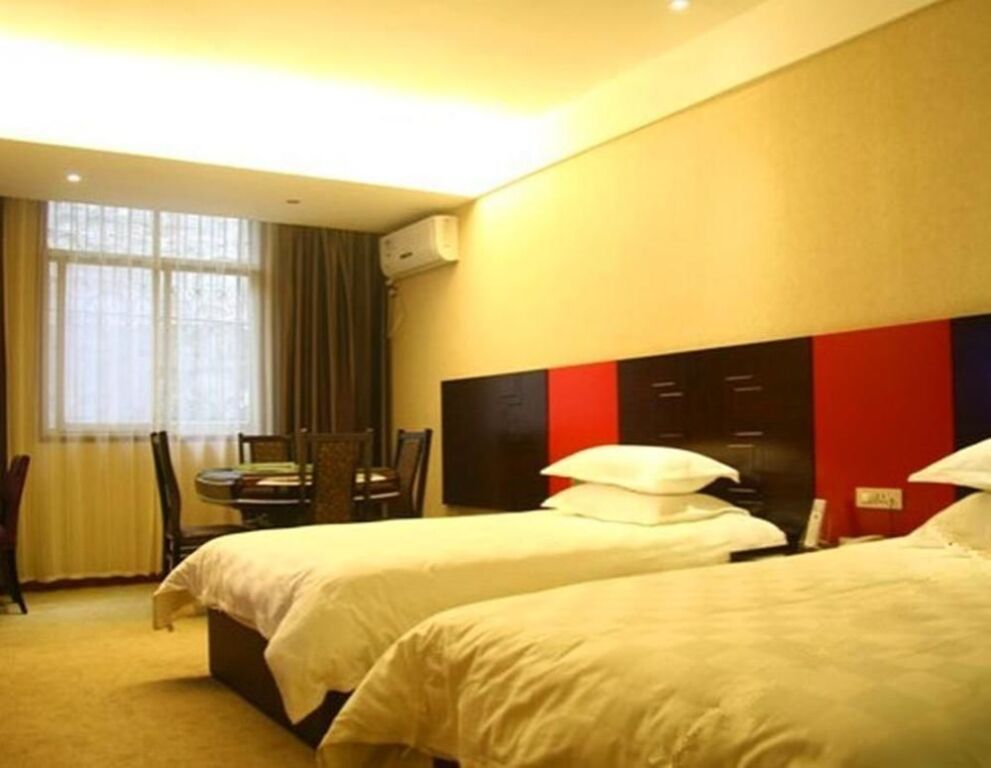 Шиянь: Wudangshan Zhenwu Grand Hotel
