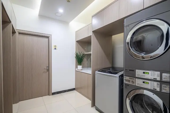 Лишуй: Xinhuating Business Hotel