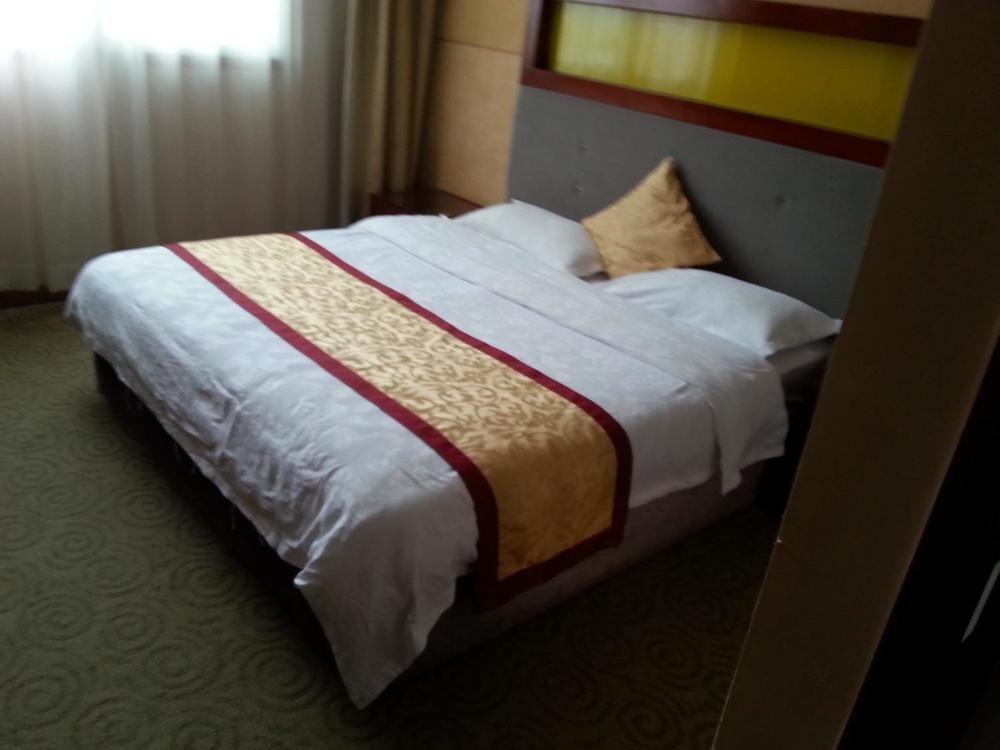 Луань: Lu'an Shanghong Hotel