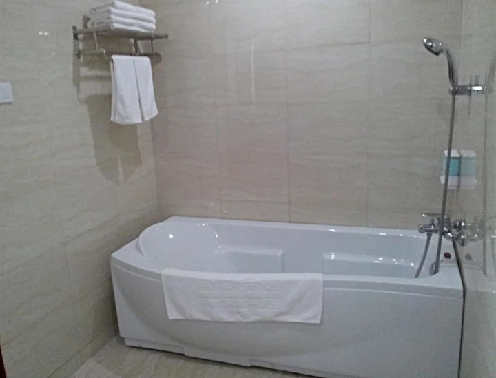Луань: Lu'an Shanghong Hotel