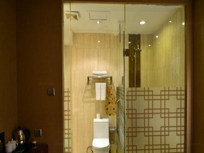 Харбин: Harbin Super 8 Hotel Long Ta