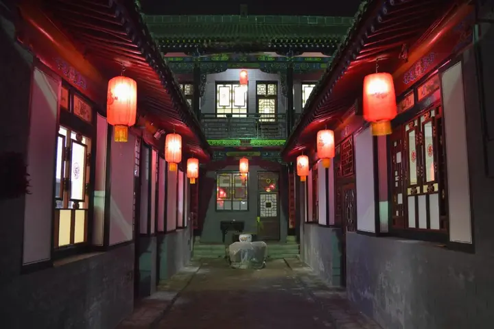 Цзиньчжун: Qininn Qiaozhai Minsu Fengqing Branch