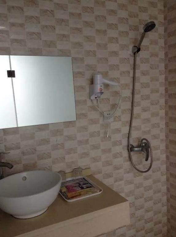 Чжэньцзян: Golden Kylin Business Hotel