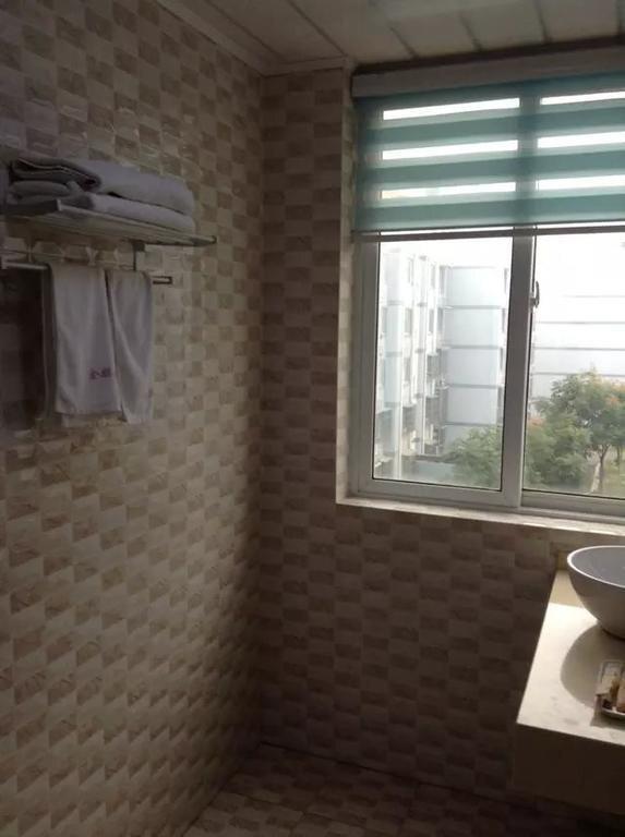Чжэньцзян: Golden Kylin Business Hotel