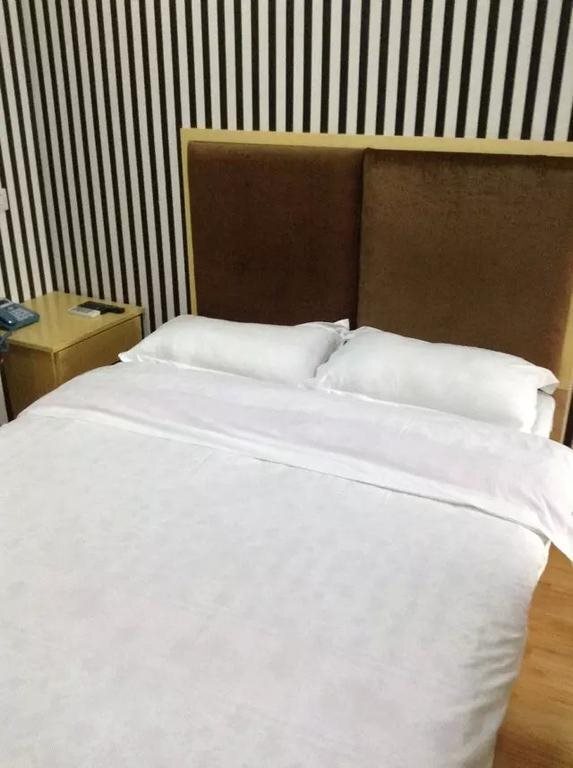 Чжэньцзян: Golden Kylin Business Hotel