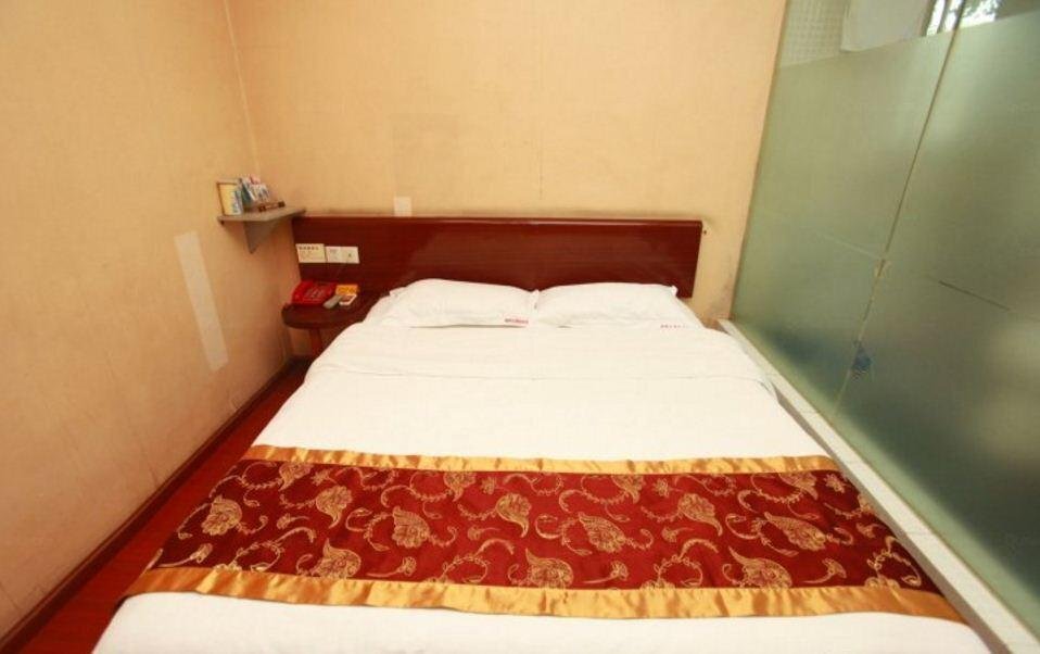 Дэян: Ruixiangda Business Hotel